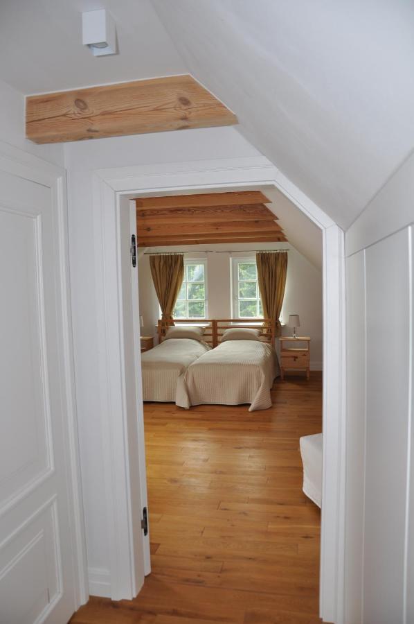 Monte Carvick Nad Jeziorem Seksty Karwik 外观 照片